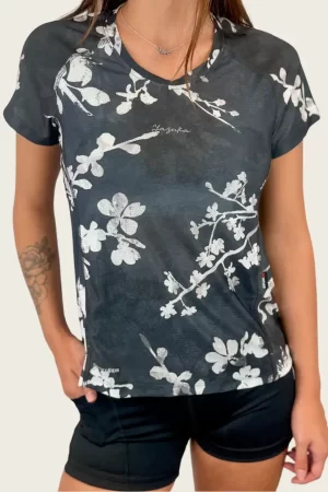 REMERA GEISHA FULL PRINT